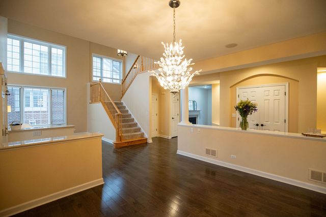 1827 WATERBURY Circle, Glenview, IL 60025