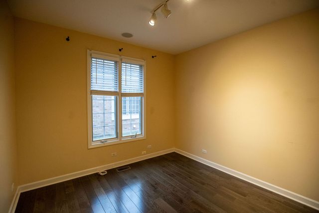 1827 WATERBURY Circle, Glenview, IL 60025