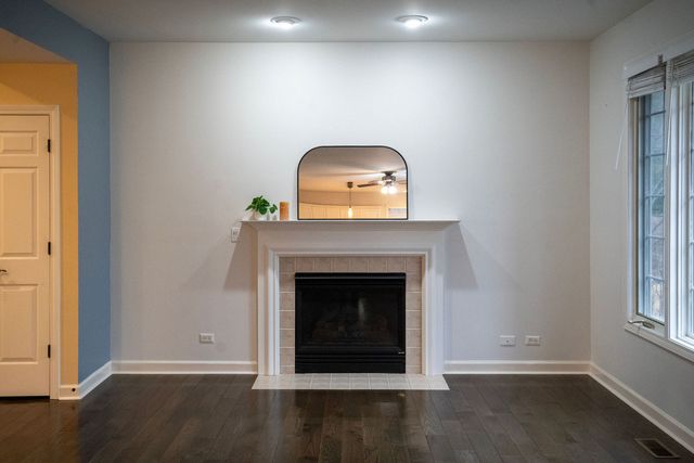 1827 WATERBURY Circle, Glenview, IL 60025