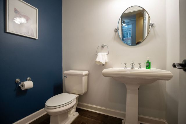 1827 WATERBURY Circle, Glenview, IL 60025