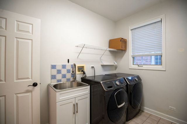 1827 WATERBURY Circle, Glenview, IL 60025