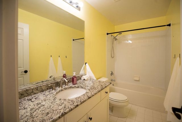 1827 WATERBURY Circle, Glenview, IL 60025