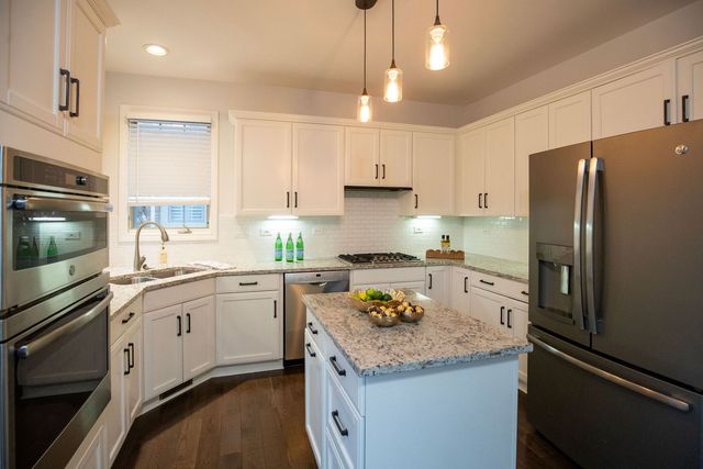 1827 WATERBURY Circle, Glenview, IL 60025