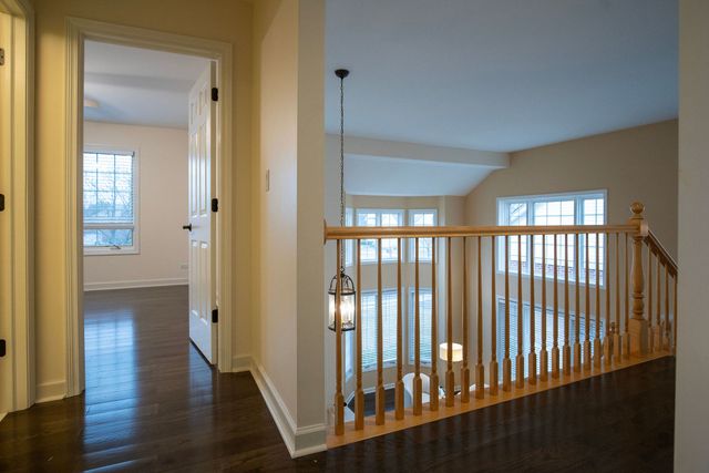 1827 WATERBURY Circle, Glenview, IL 60025