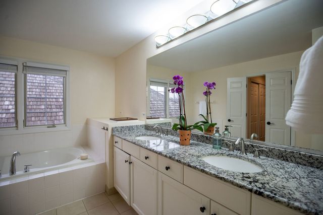 1827 WATERBURY Circle, Glenview, IL 60025