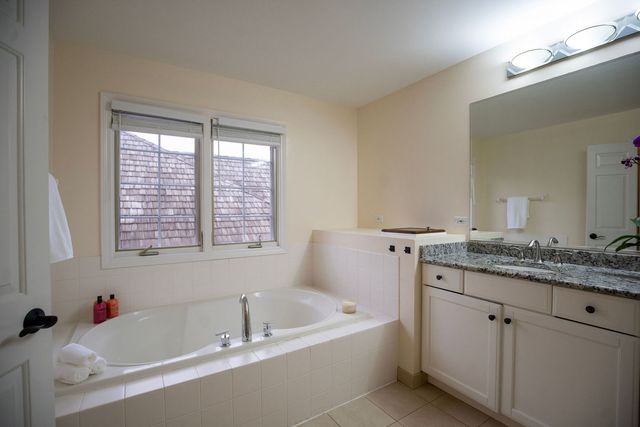 1827 WATERBURY Circle, Glenview, IL 60025