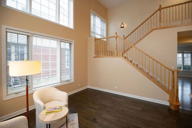 1827 WATERBURY Circle, Glenview, IL 60025