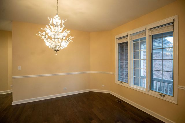 1827 WATERBURY Circle, Glenview, IL 60025