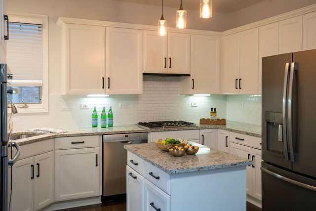 1827 WATERBURY Circle, Glenview, IL 60025