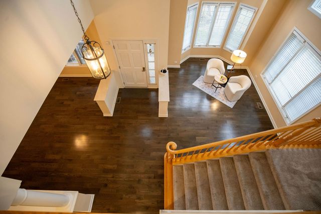 1827 WATERBURY Circle, Glenview, IL 60025