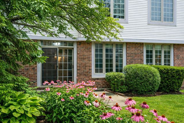 1827 WATERBURY Circle, Glenview, IL 60025