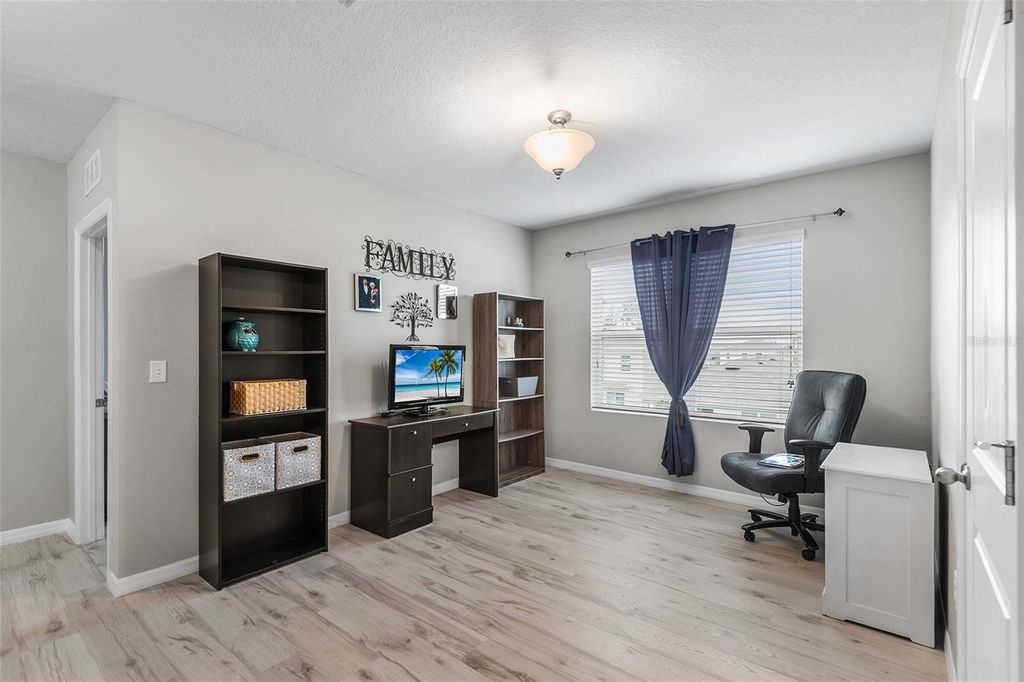 Image 22 of property listing at 14161 ARBOR PINES DRIVE, Riverview, FL 33579