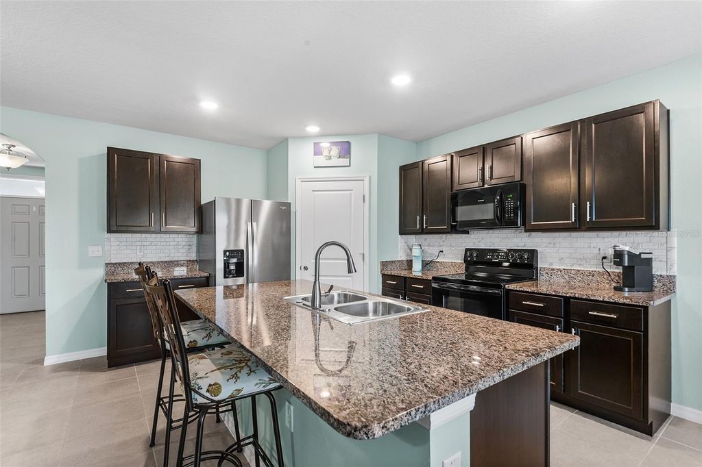 Image 6 of property listing at 14161 ARBOR PINES DRIVE, Riverview, FL 33579