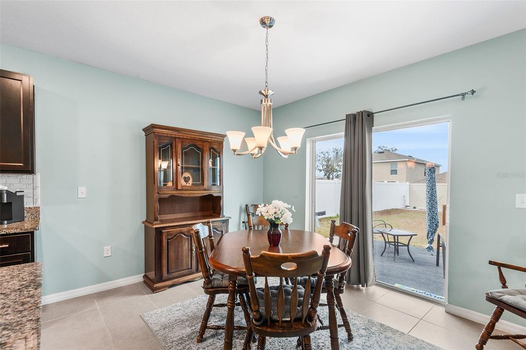 Image 10 of property listing at 14161 ARBOR PINES DRIVE, Riverview, FL 33579