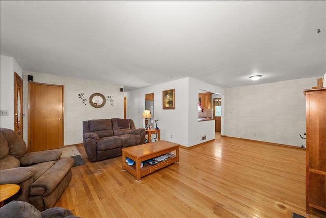 2633 W Woodside Ave, Spokane, WA 99208
