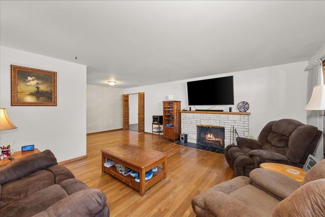 2633 W Woodside Ave, Spokane, WA 99208