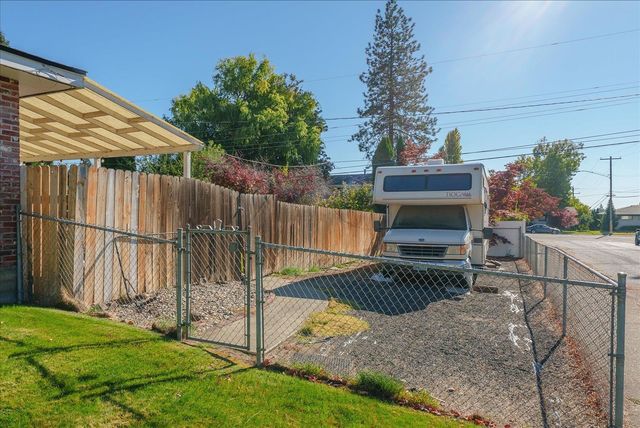 2633 W Woodside Ave, Spokane, WA 99208