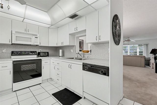 2304 Lucaya Lane G1, Coconut Creek, FL 33066