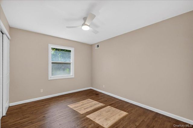375 Old Willets Path, Hauppauge, NY 11788