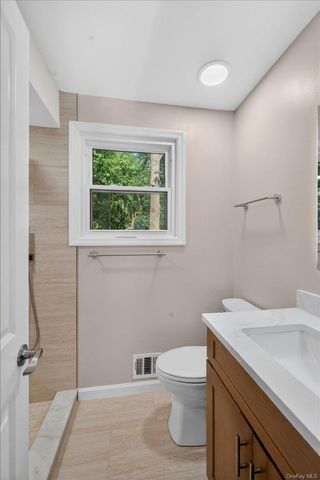 375 Old Willets Path, Hauppauge, NY 11788