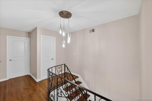 375 Old Willets Path, Hauppauge, NY 11788