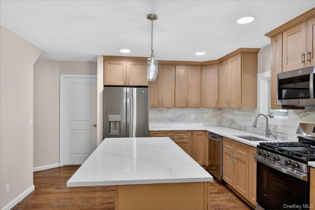 375 Old Willets Path, Hauppauge, NY 11788