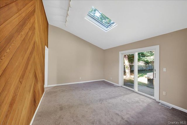 375 Old Willets Path, Hauppauge, NY 11788