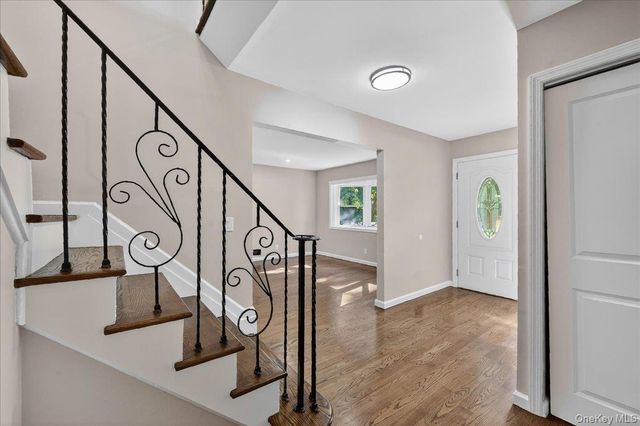 375 Old Willets Path, Hauppauge, NY 11788