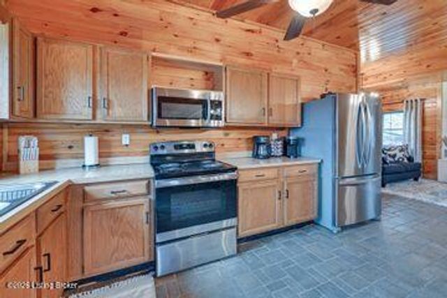 369 Reynolds Rd, Bee Spring, KY 42207