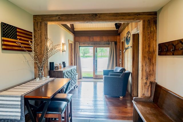 14 Bartlett Road, Kensington, NH 03833