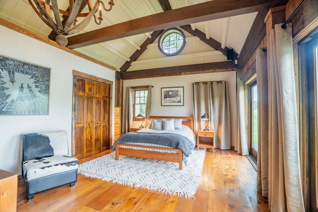 14 Bartlett Road, Kensington, NH 03833