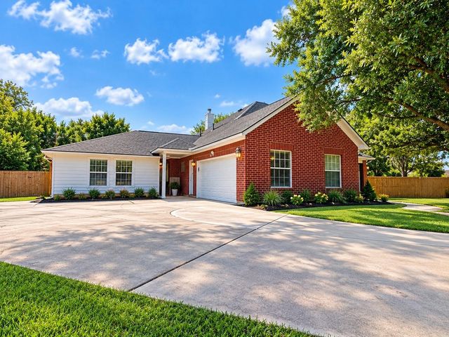 4030 Larkspur Street, Alvin, TX 77511