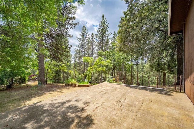 3951 Jacobus Dr, Garden Valley, CA 95633