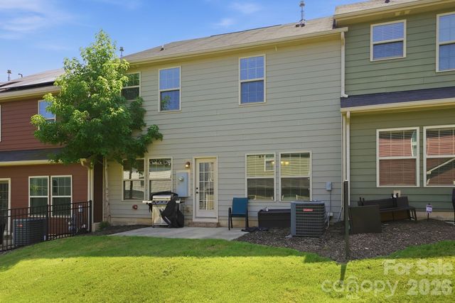 2450 Alyssa Lane, Charlotte, NC 28208