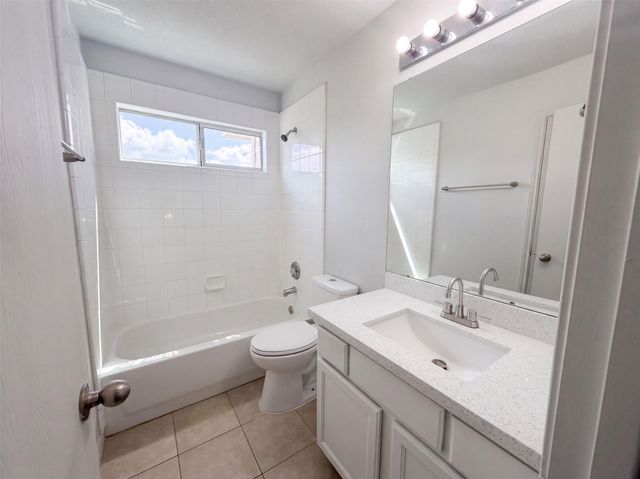 3911 Teal Vista Court 115, Fresno, TX 77545