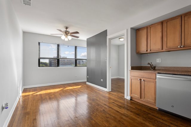 7616 N Marshfield Avenue 510, Chicago, IL 60626