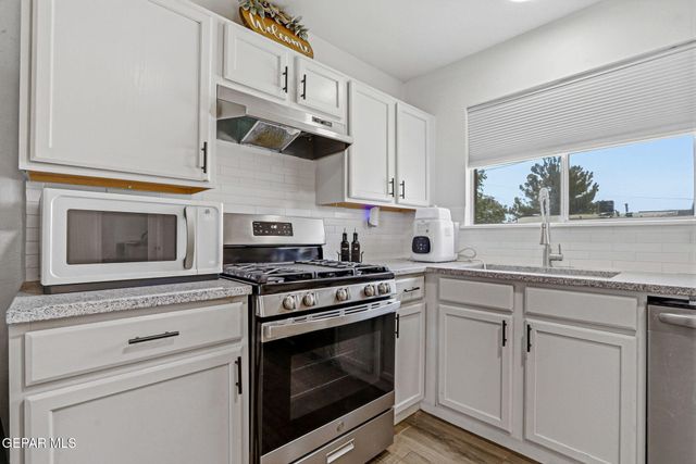 5720 SUN VALLEY Drive, El Paso, TX 79924