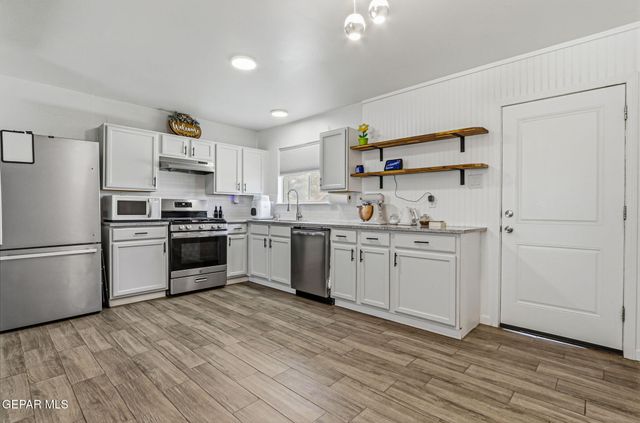 5720 SUN VALLEY Drive, El Paso, TX 79924