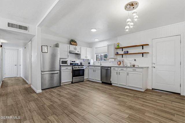 5720 SUN VALLEY Drive, El Paso, TX 79924