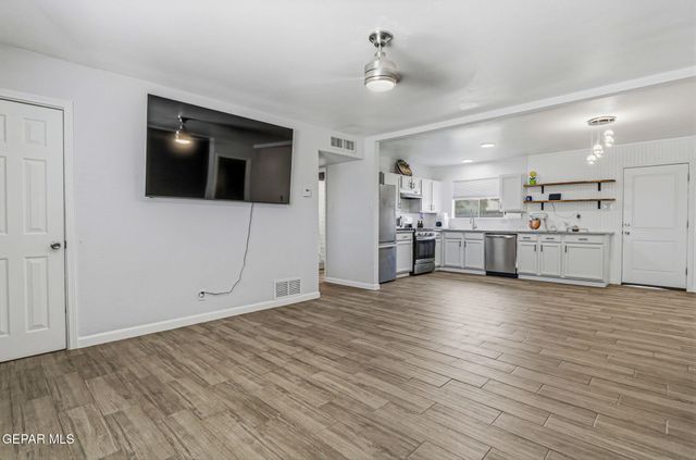 5720 SUN VALLEY Drive, El Paso, TX 79924