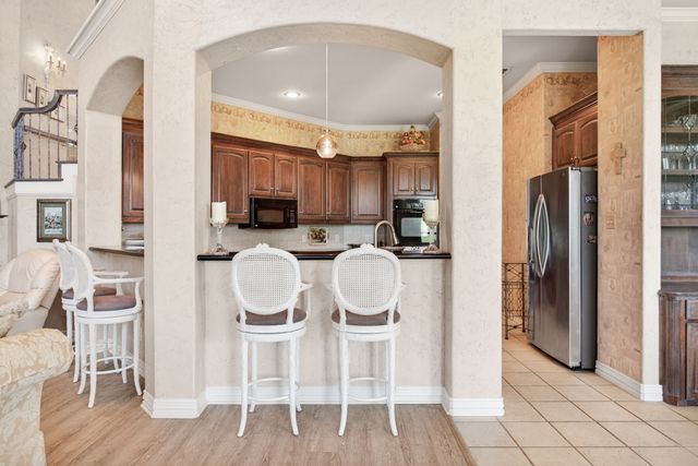 865 Thomas Crossing Drive, Fort Worth, TX 76028