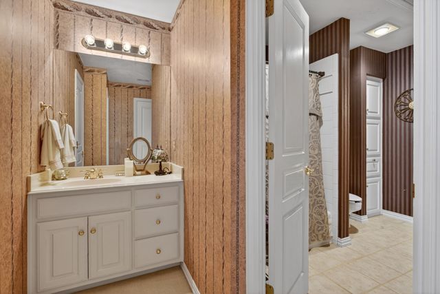 865 Thomas Crossing Drive, Fort Worth, TX 76028