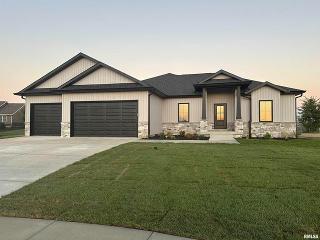 424 Manor Hill Drive, Chatham, IL 62629