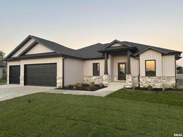 424 Manor Hill Drive, Chatham, IL 62629