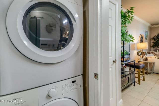 1515 E Beach Boulevard, 117, Pass Christian, MS 39571