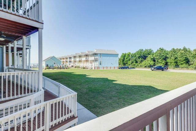 1515 E Beach Boulevard, 117, Pass Christian, MS 39571