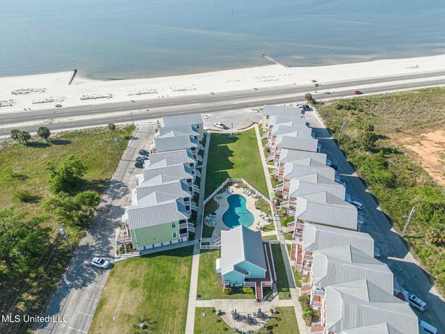 1515 E Beach Boulevard, 117, Pass Christian, MS 39571