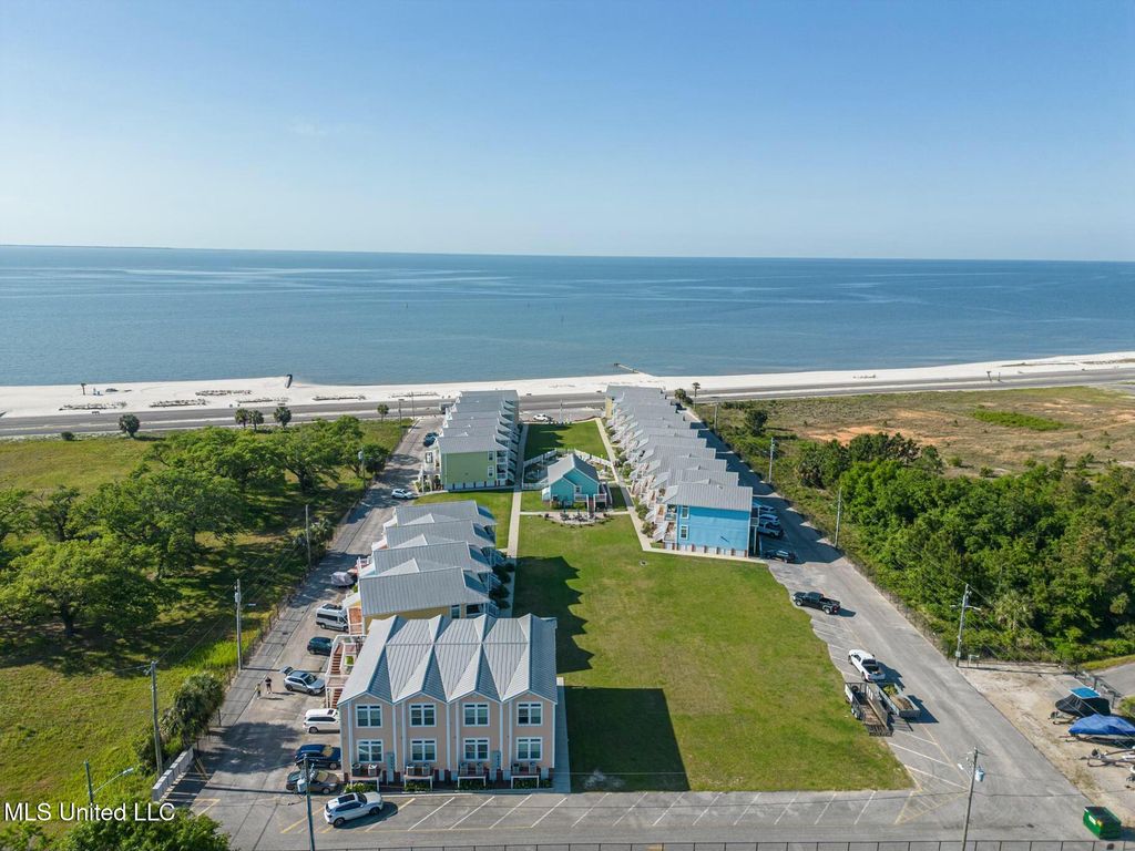 1515 E Beach Boulevard, 117, Pass Christian, MS 39571