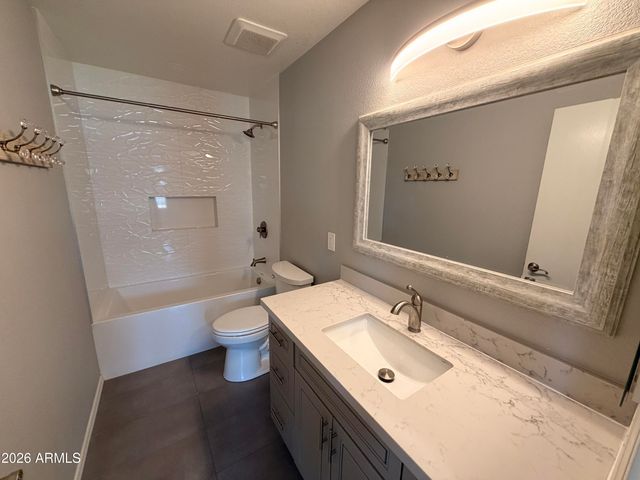 17520 W WATSON Lane, Surprise, AZ 85388
