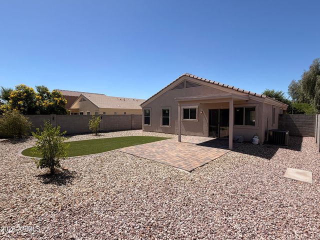 17520 W WATSON Lane, Surprise, AZ 85388